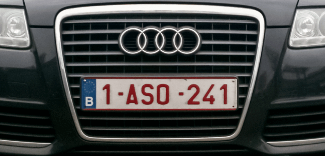 Foto van een Belgische Audi met het kenteken 1-ASO-241. Aso staat in Nederland voor de afkorting van a-sociaal.