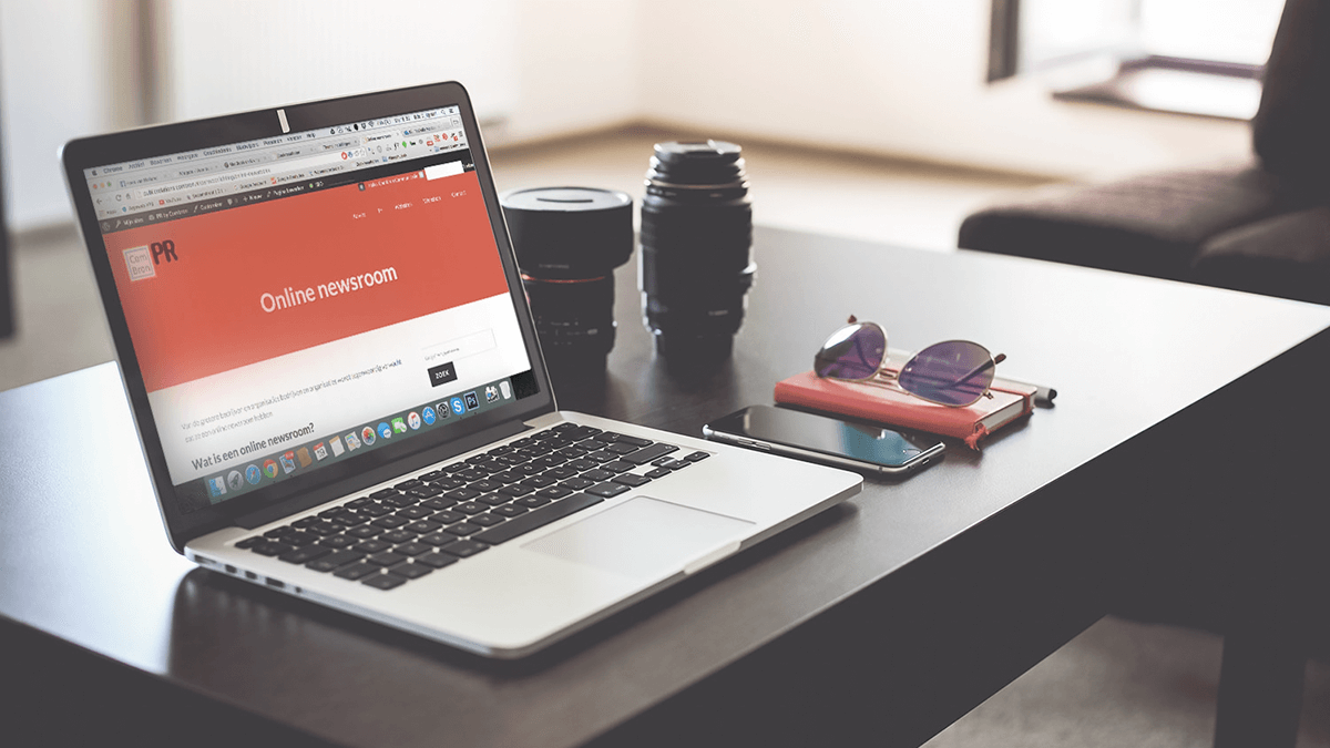 Old school online newsroom. Online newsroom oude stijl.